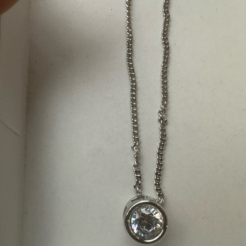 Elegant Silver Necklace with Crystal Pendant